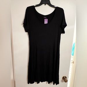 NWT! Scoop neck short sleeve dress